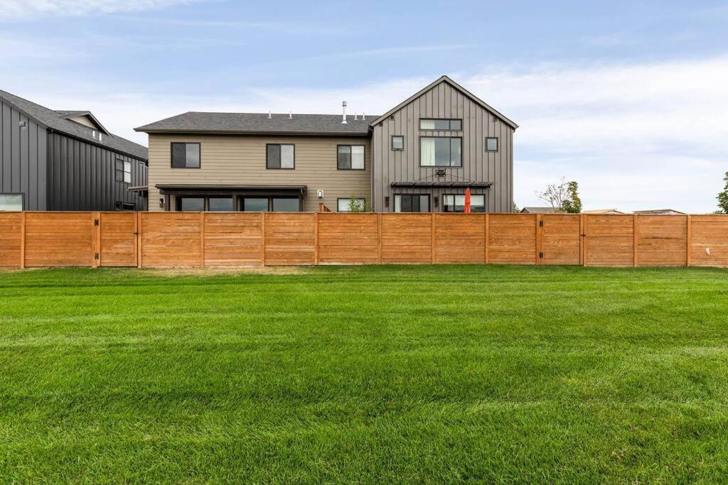 Luxury Townhome On The Park With Bridger Mtn Views Bozeman Exteriör bild