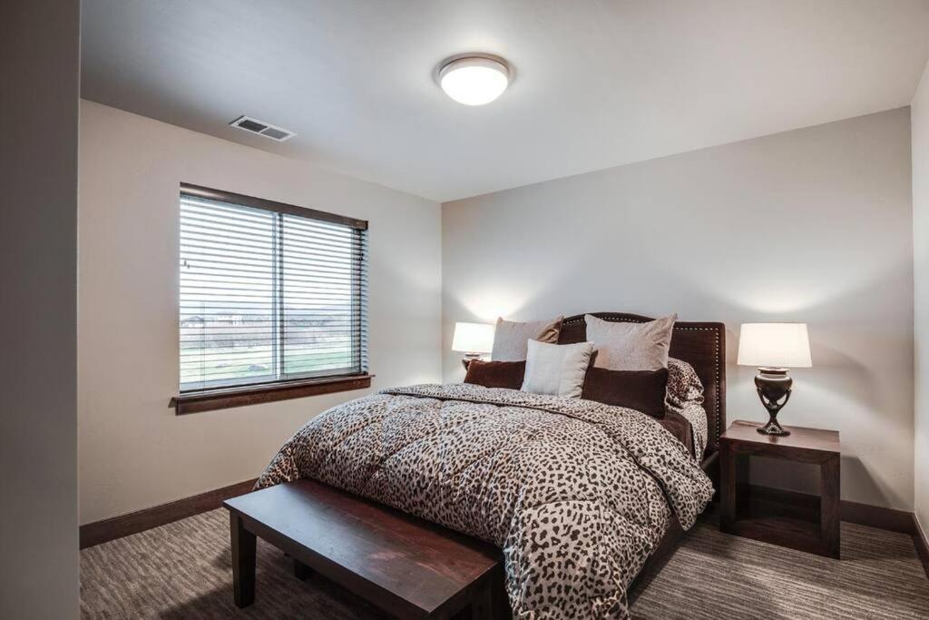 Luxury Townhome On The Park With Bridger Mtn Views Bozeman Exteriör bild