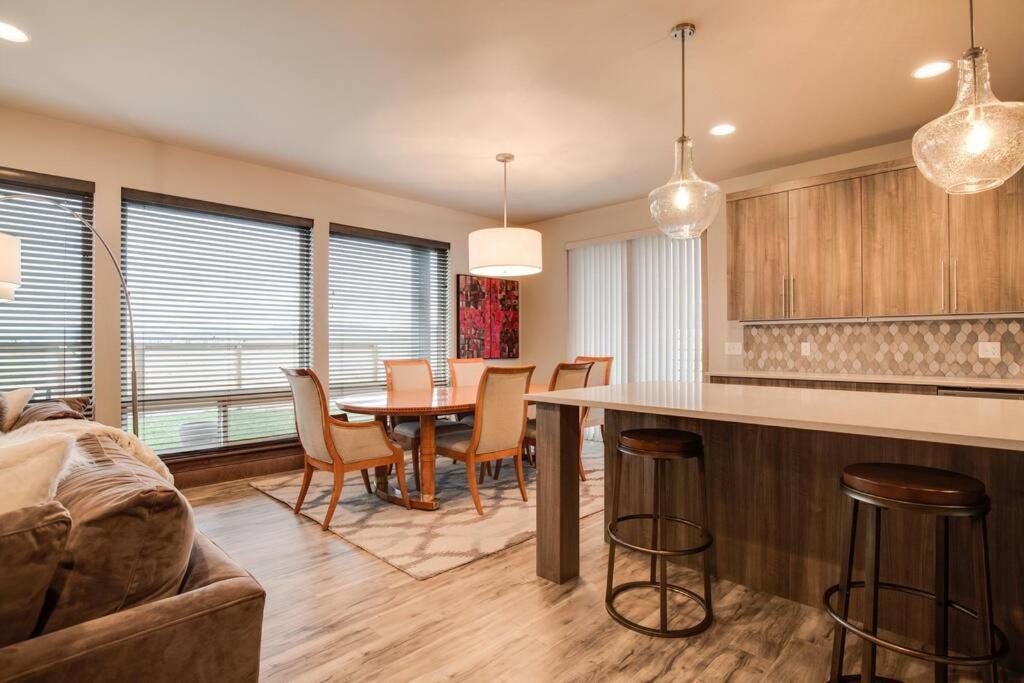 Luxury Townhome On The Park With Bridger Mtn Views Bozeman Exteriör bild